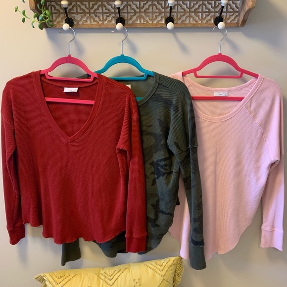 Aritzia/TNA waffle knit long sleeves - Picture 1 of 4